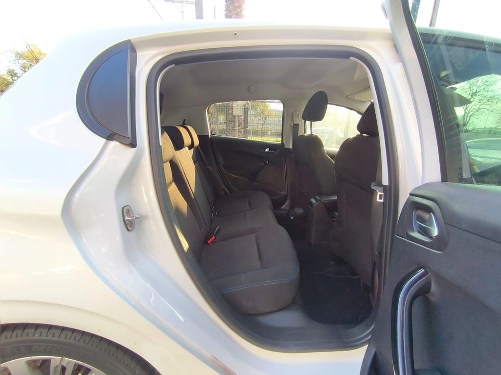 Peugeot 208 Signature 1.2 Mt Hb Pure Tech año 2020