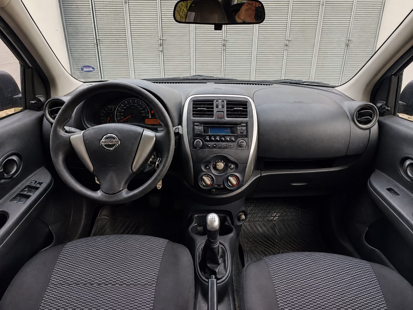 Nissan March Sport año 2017