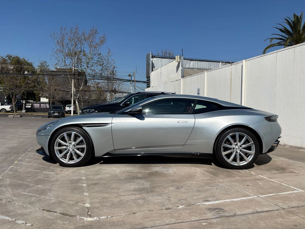 Aston Martin Db11 V12 Biturbo 5.2 año 2018