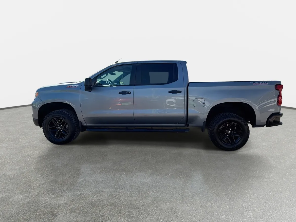 Chevrolet Silverado 5.3 Lt R Trail Boss Z71 4x4 At 4p año 2025