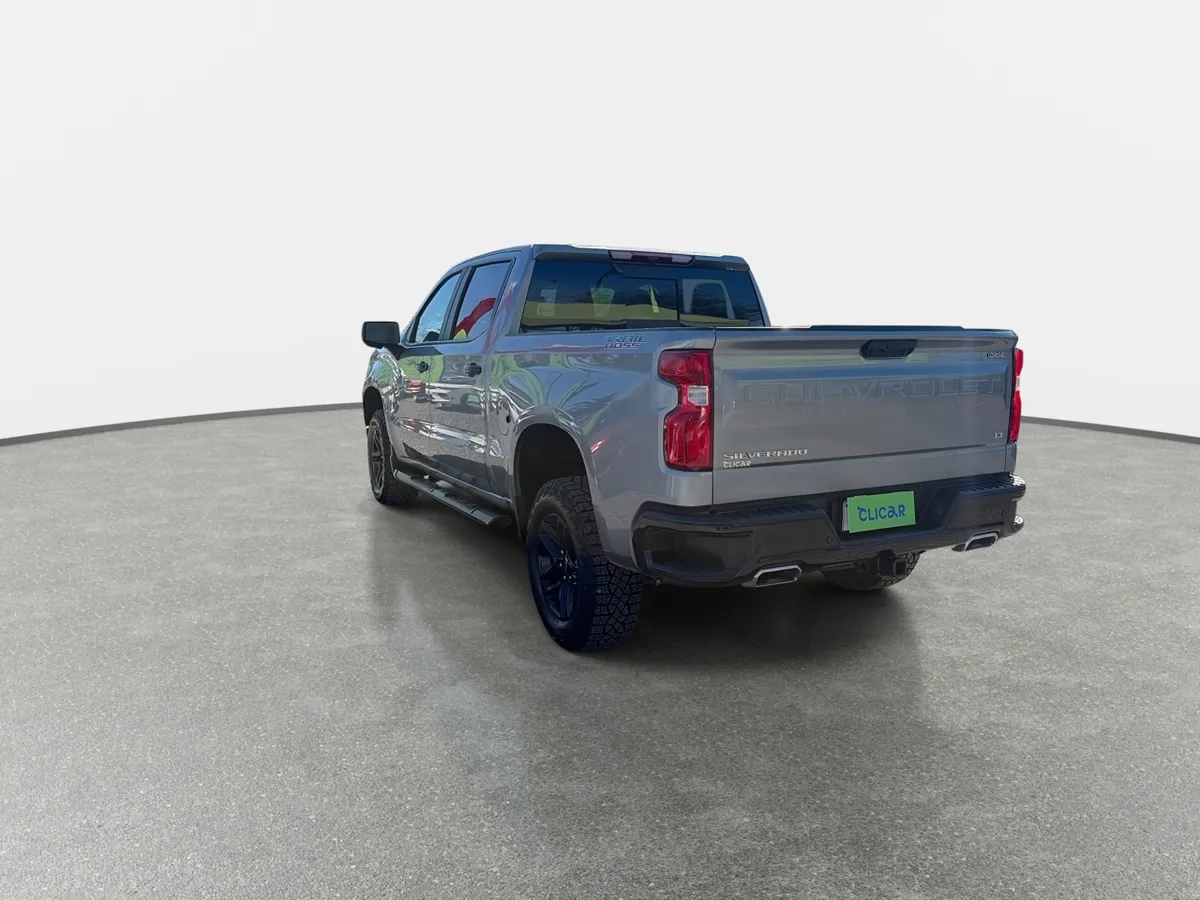 Chevrolet Silverado 5.3 Lt R Trail Boss Z71 4x4 At 4p año 2025