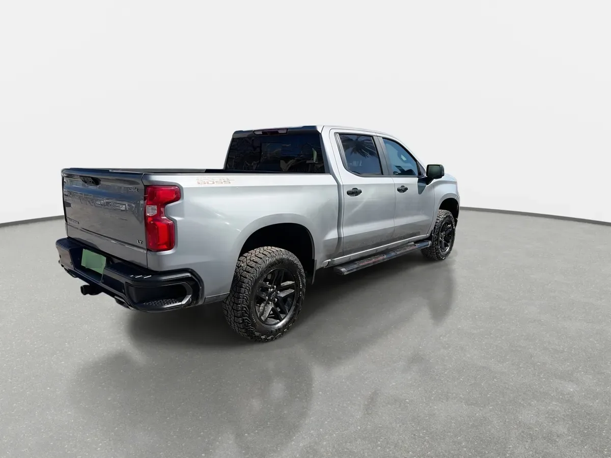 Chevrolet Silverado 5.3 Lt R Trail Boss Z71 4x4 At 4p año 2025