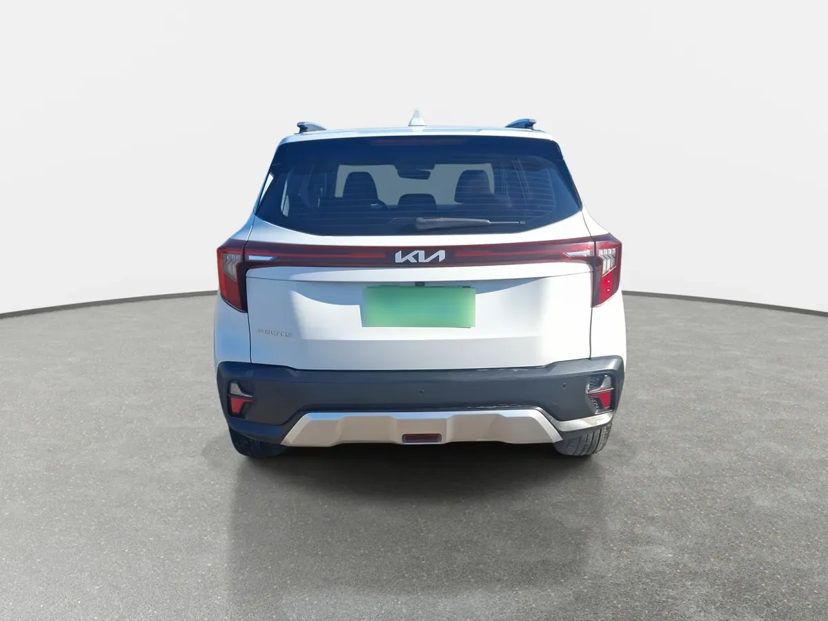 Kia Seltos 1.5 Ex 4x2 6mt 5p año 2024