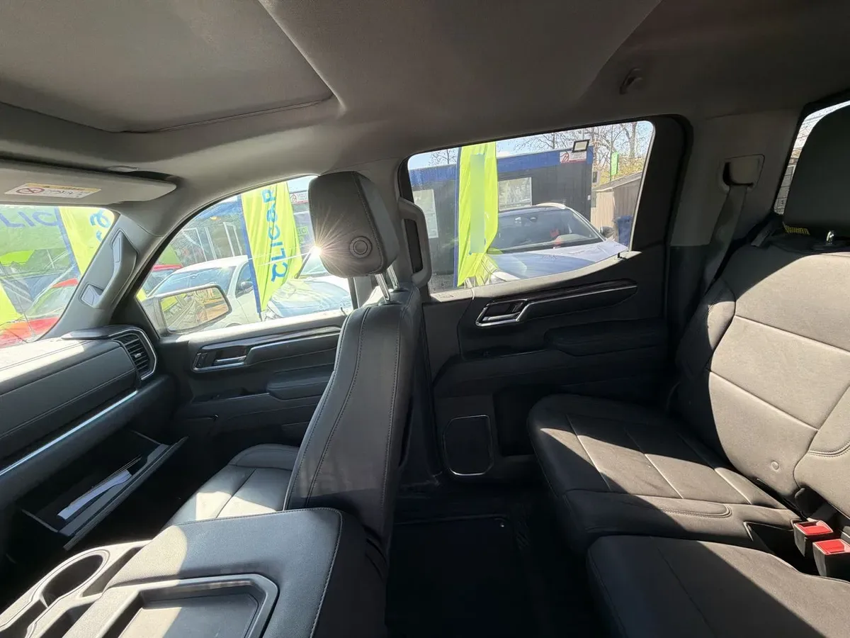 Chevrolet Silverado 5.3 Lt R Trail Boss Z71 4x4 At 4p año 2025