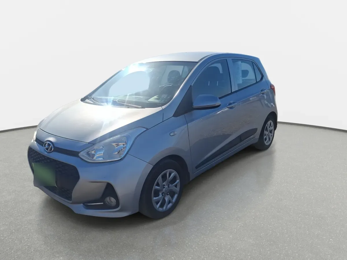 Hyundai Grand I10 1.2 Gls 4x2 Hb Ac 2ab Abs Mt 5p año 2020