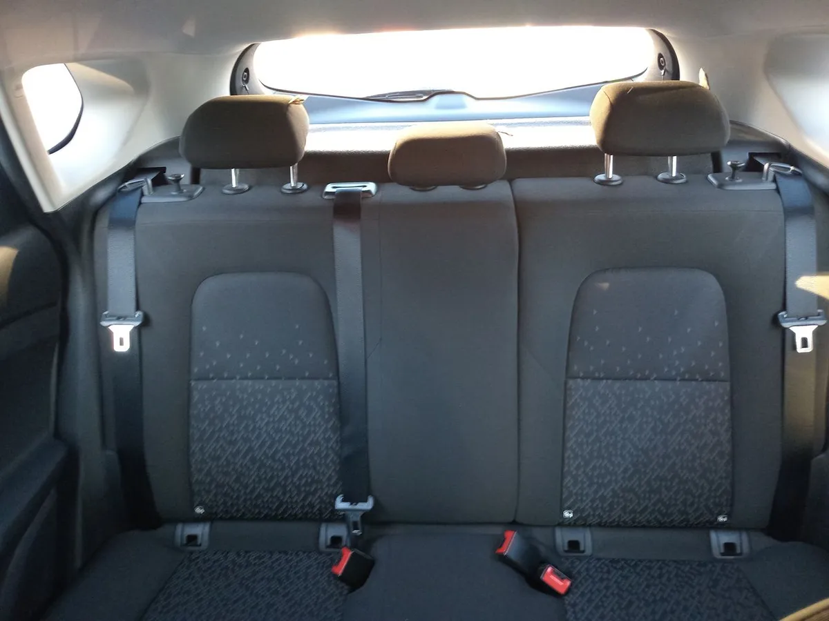 Chevrolet Tracker 1.2t Ls P4 4x2 Mt 5p año 2024