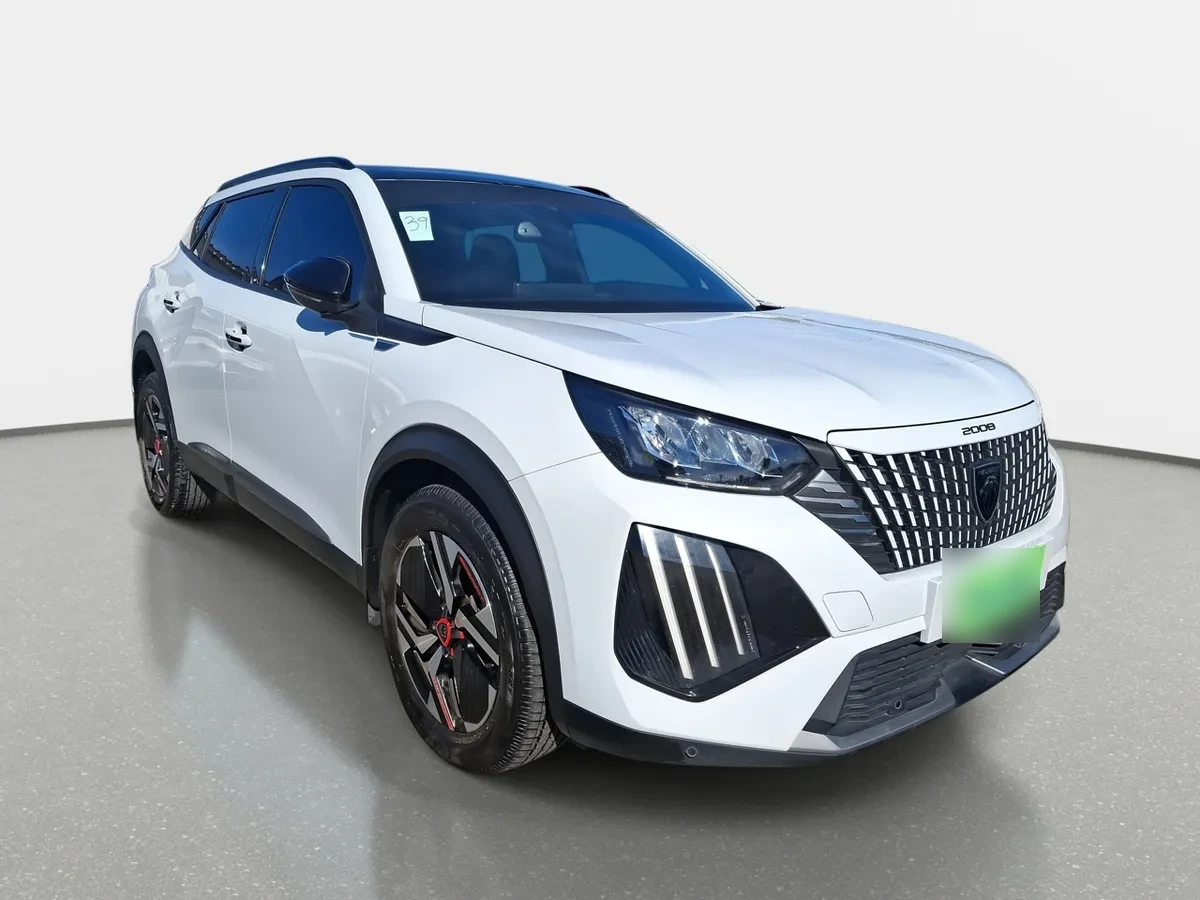 Peugeot 2008 1.2 Allure Pack Puretech 130hp 4x2 Mt 5p año 2025