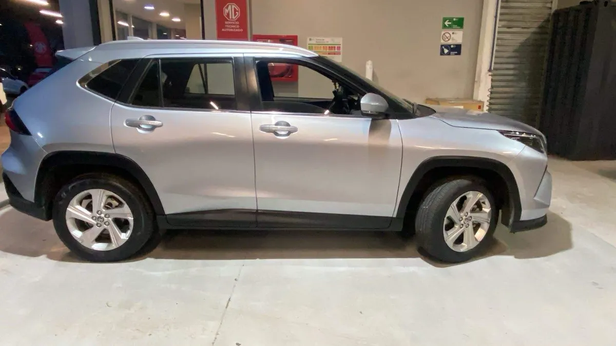 Toyota Yaris Cross 1.5 Xi 4x2 5mt 5p año 2026