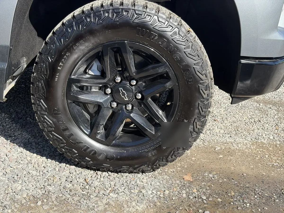 Chevrolet Silverado 5.3 Lt R Trail Boss Z71 4x4 At 4p año 2025