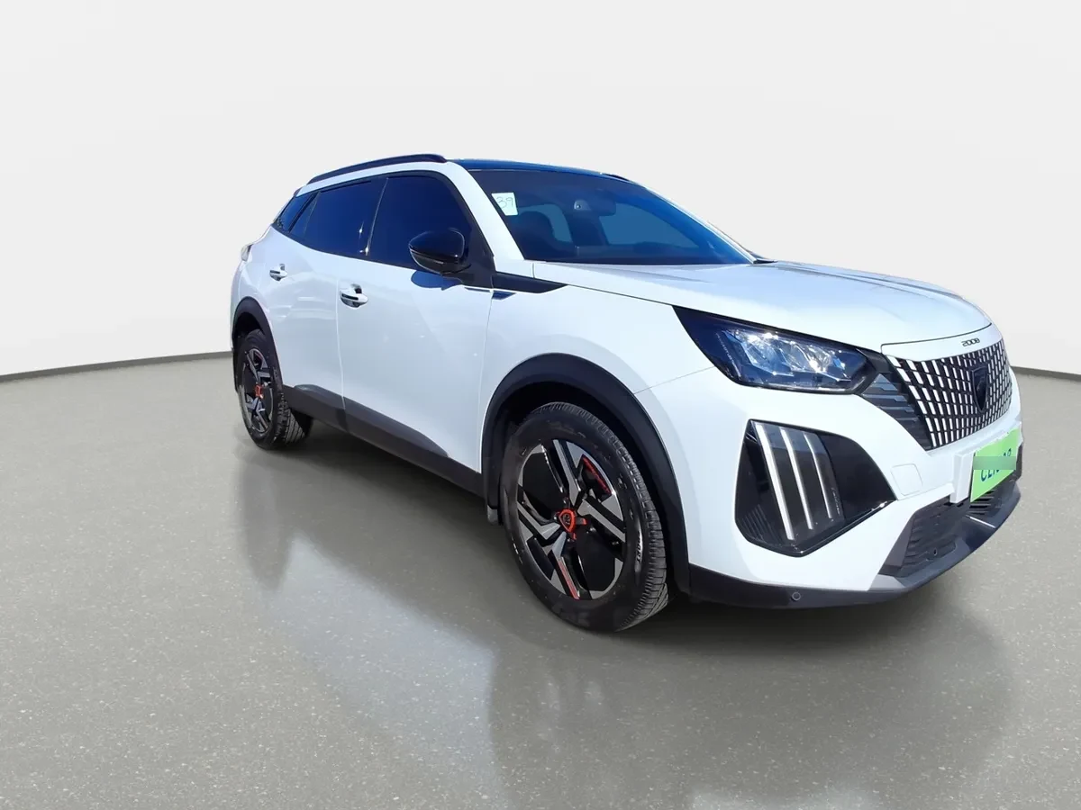 Peugeot 2008 1.2 Allure Pack Puretech 130hp 4x2 Mt 5p año 2025