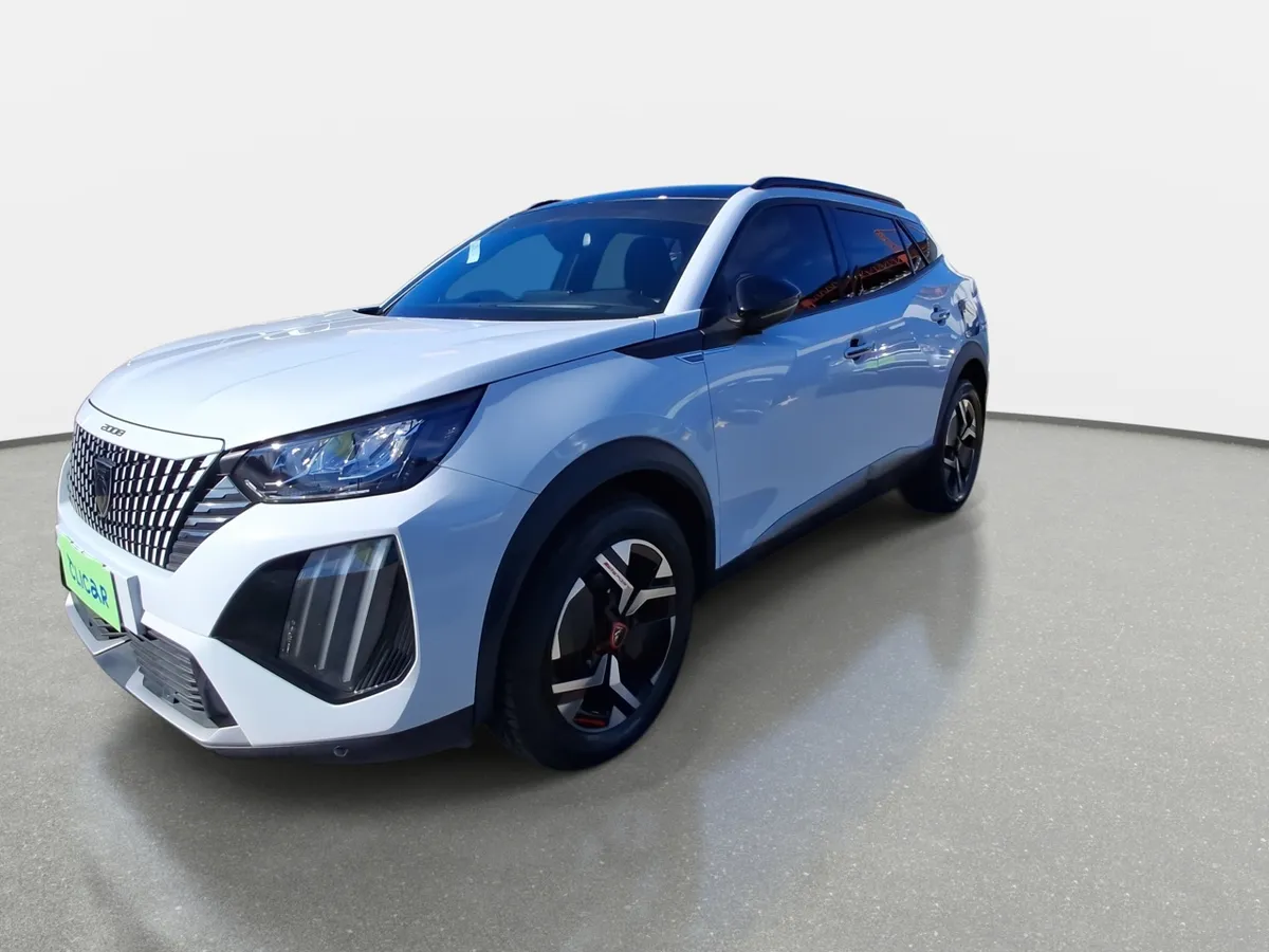 Peugeot 2008 1.2 Allure Pack Puretech 130hp 4x2 Mt 5p año 2025