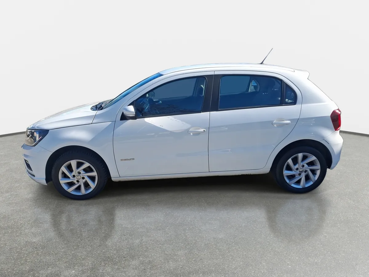 Volkswagen Gol 1.6 Highline 4x2 Hb Mt 5p año 2022