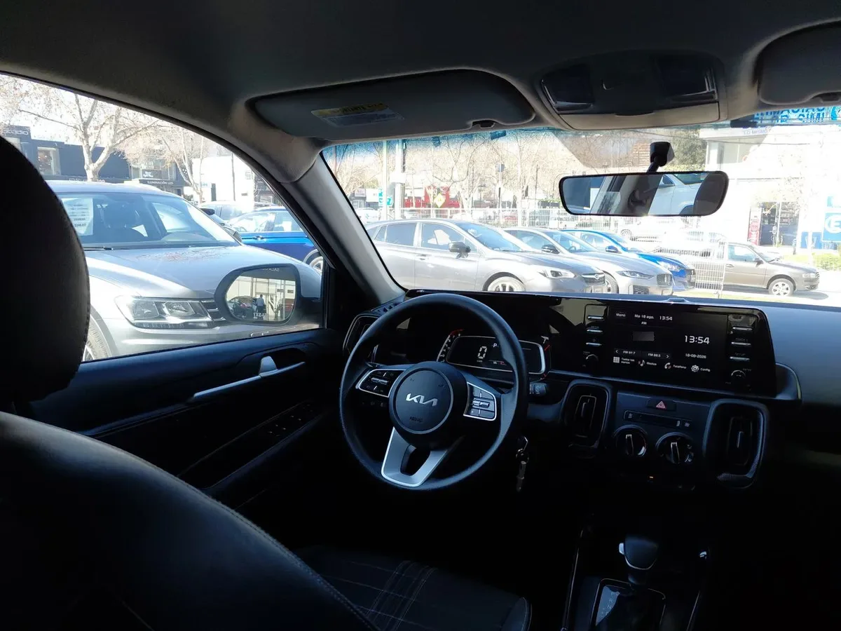 Kia Sonet 1.5 Ex 4x2 Ivt Ri At 5p año 2025