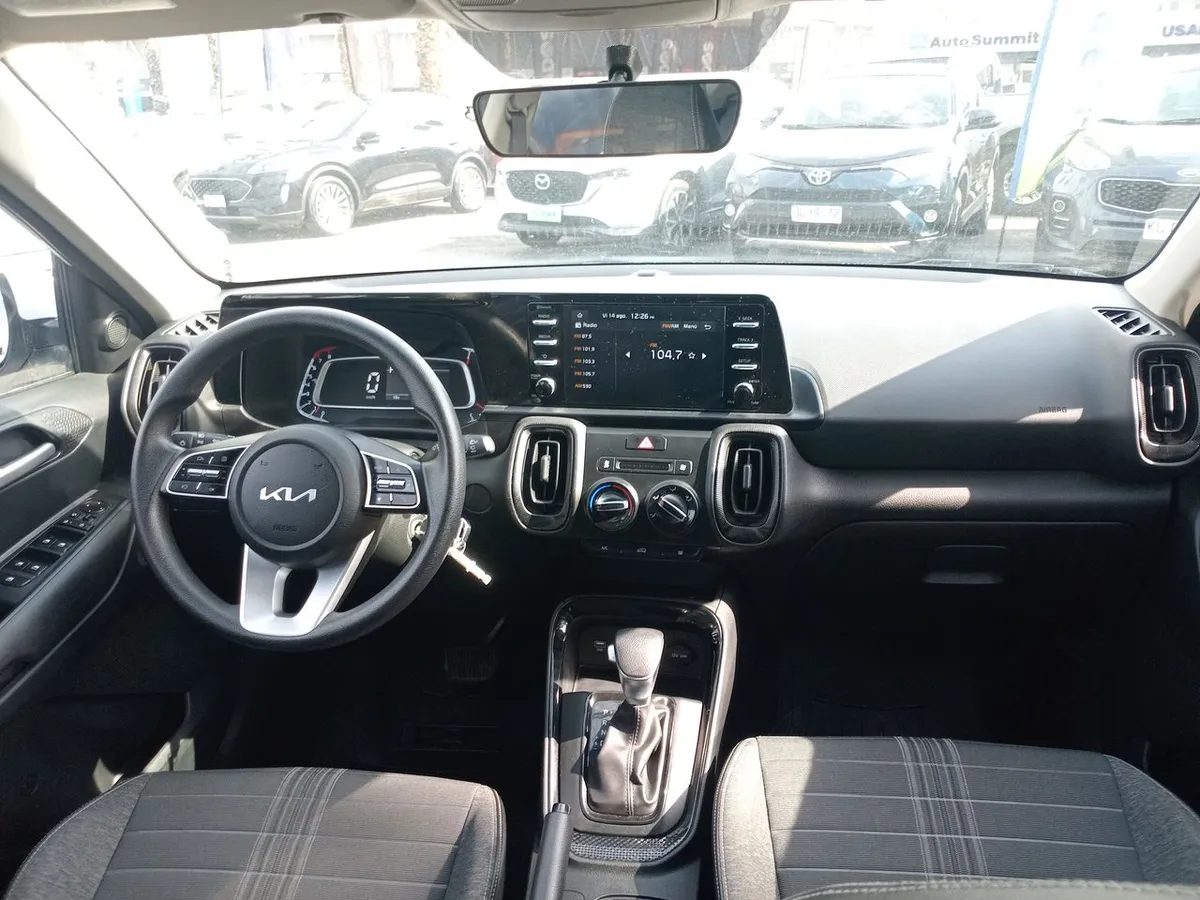 Kia Sonet 1.5 Ex 4x2 Ivt At 5p año 2025