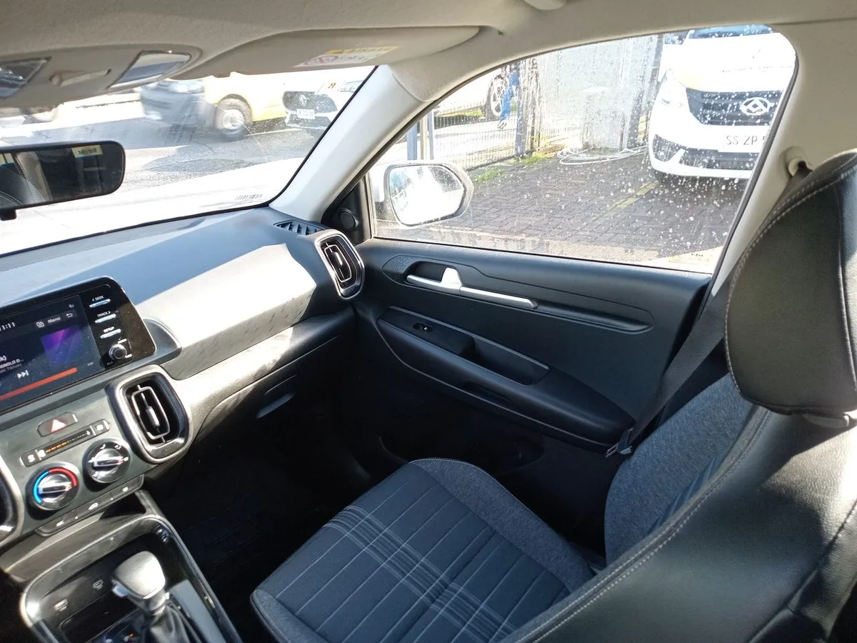 Kia Sonet 1.5 Ex 4x2 Ivt Ri At 5p año 2025