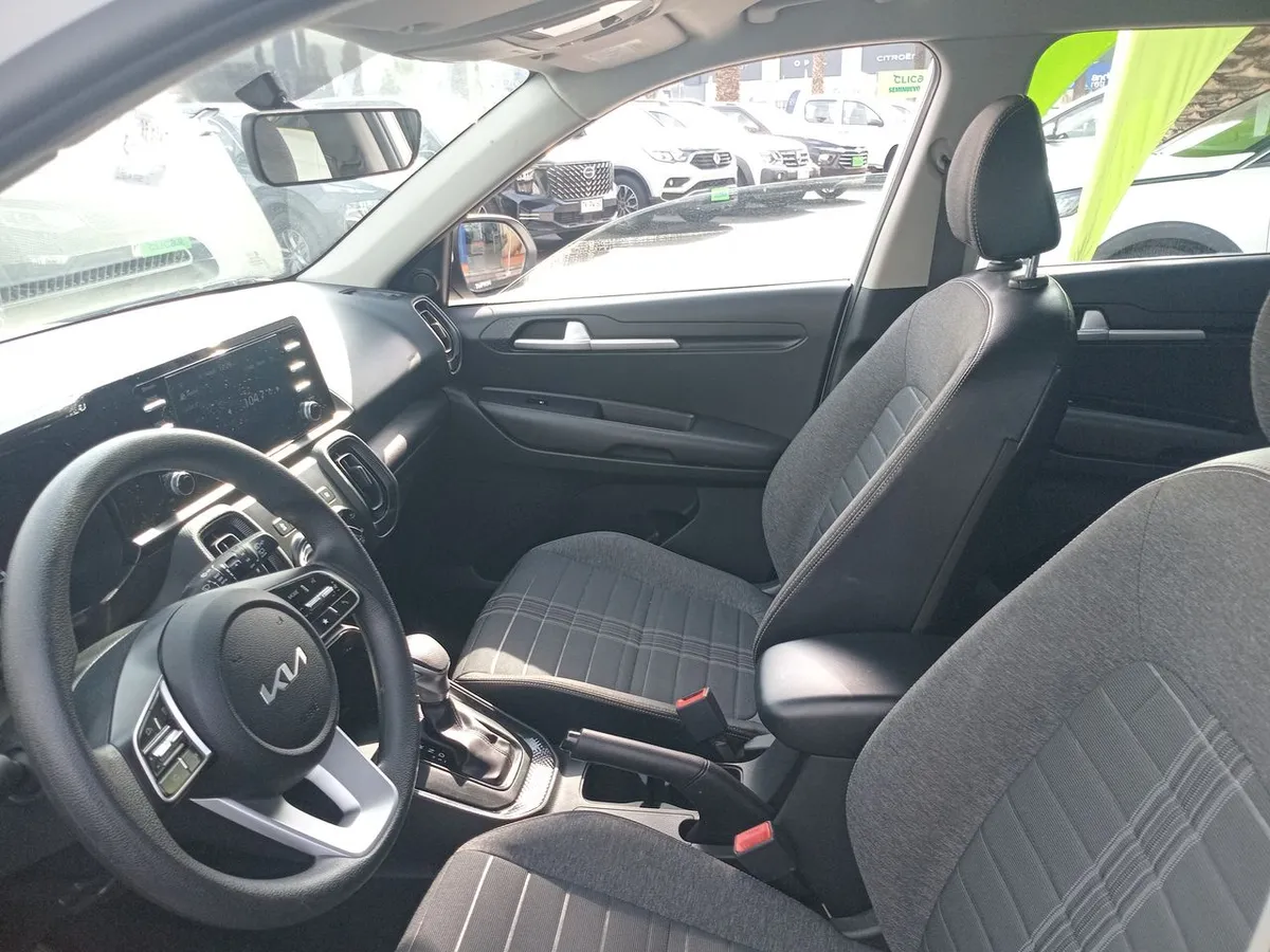 Kia Sonet 1.5 Ex 4x2 Ivt At 5p año 2025