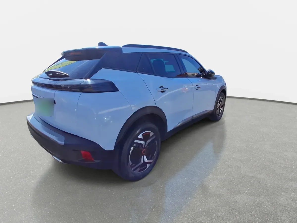 Peugeot 2008 1.2 Allure Pack Puretech 130hp 4x2 Mt 5p año 2025