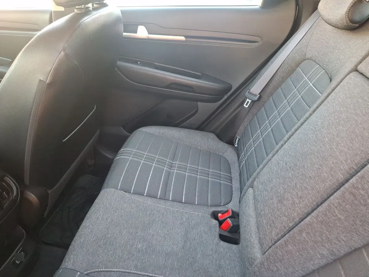 Kia Sonet 1.5 Ex 4x2 Ivt Ri At 5p año 2025