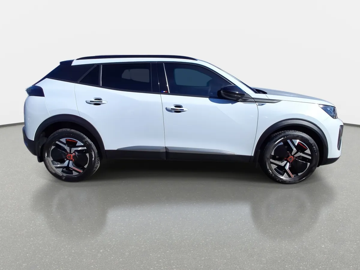 Peugeot 2008 1.2 Allure Pack Puretech 130hp 4x2 Mt 5p año 2025