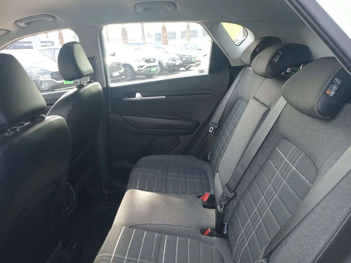 Kia Sonet 1.5 Ex 4x2 Ivt At 5p año 2025