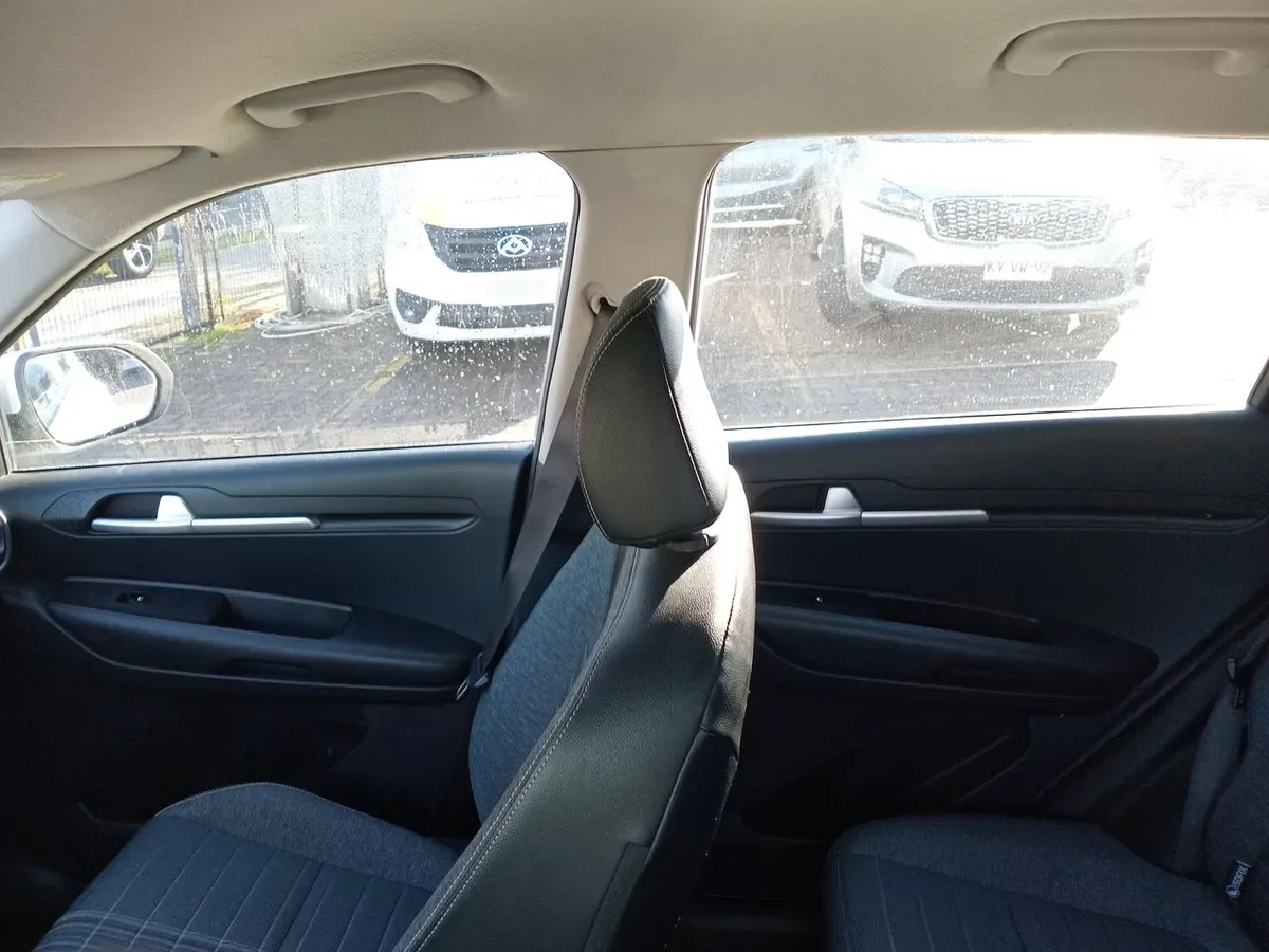 Kia Sonet 1.5 Ex 4x2 Ivt Ri At 5p año 2025