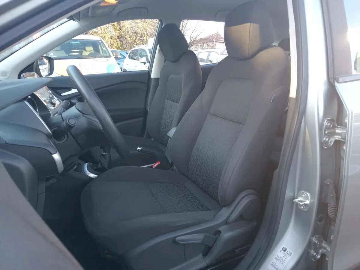Chevrolet Tracker 1.2t Ls P4 4x2 Mt 5p año 2024