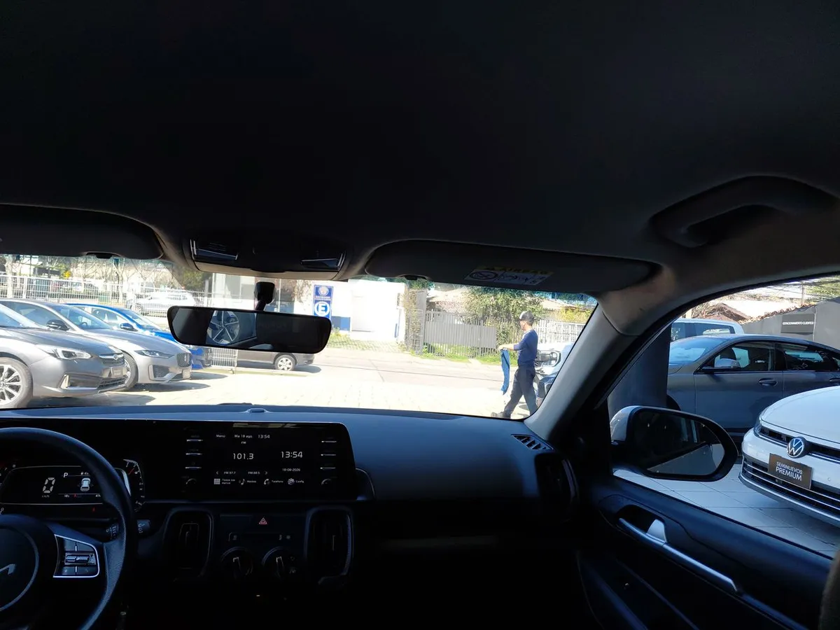 Kia Sonet 1.5 Ex 4x2 Ivt Ri At 5p año 2025