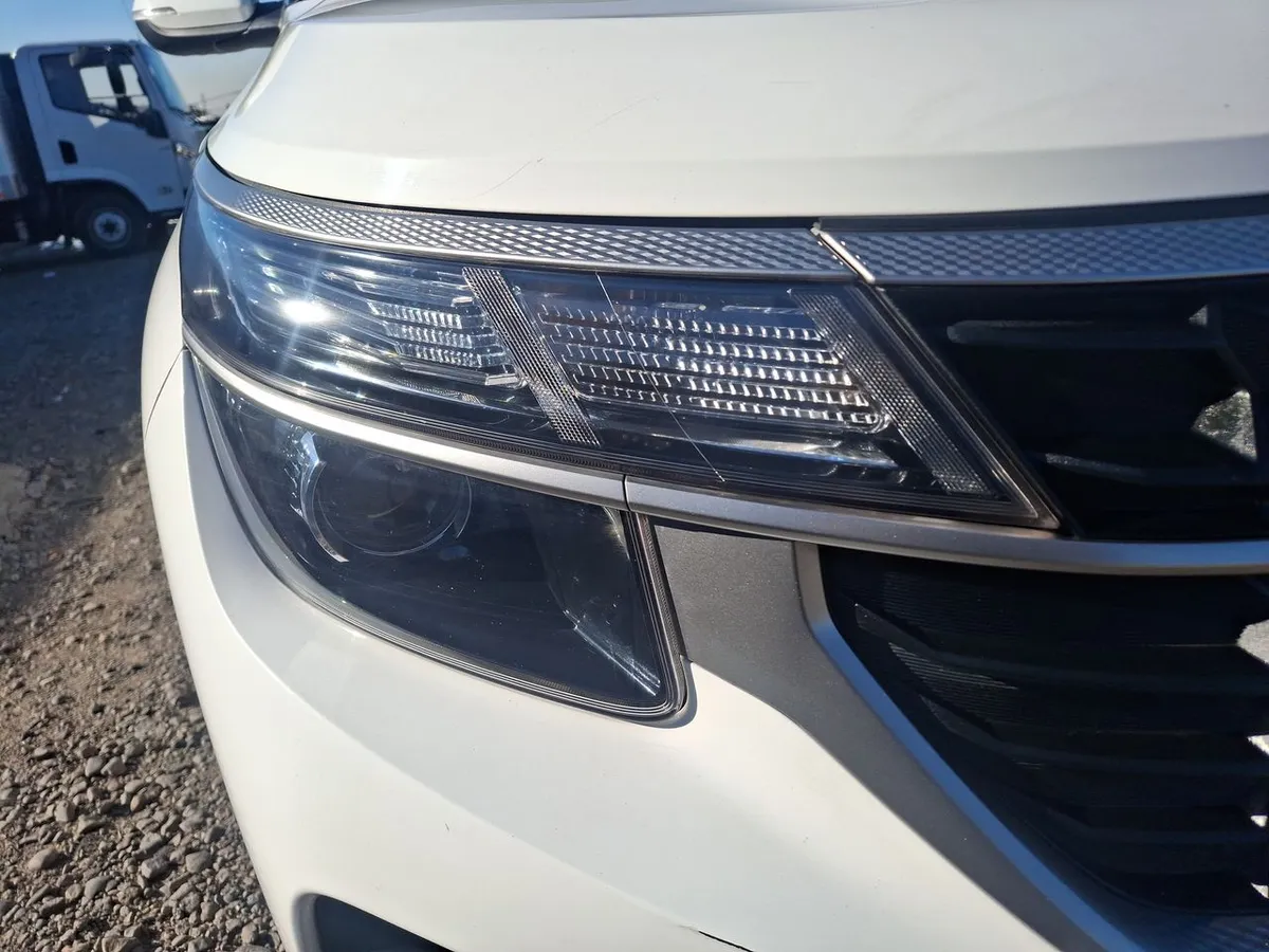 Kia Seltos 1.5 Ex 4x2 6mt 5p año 2024
