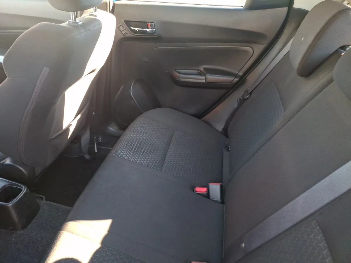 Suzuki Swift 1.2 Hybrid Plus 4x2 Hb Mt 5p año 2023