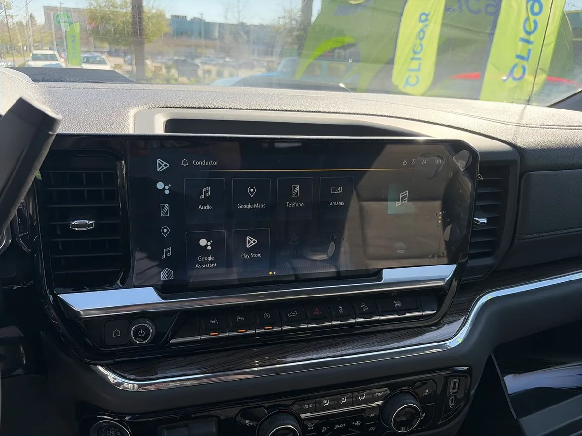 Chevrolet Silverado 5.3 Lt R Trail Boss Z71 4x4 At 4p año 2025