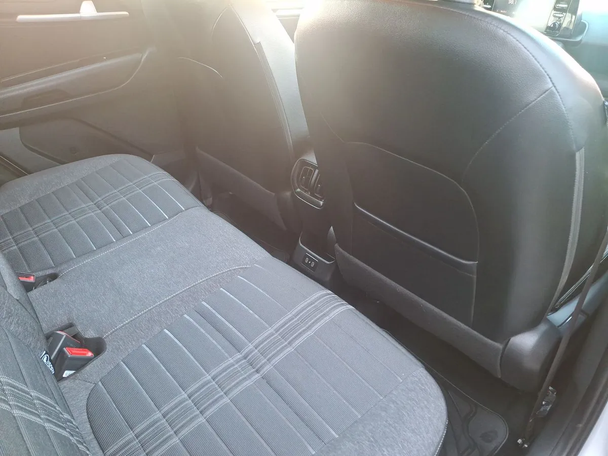 Kia Sonet 1.5 Ex 4x2 Ivt Ri At 5p año 2025