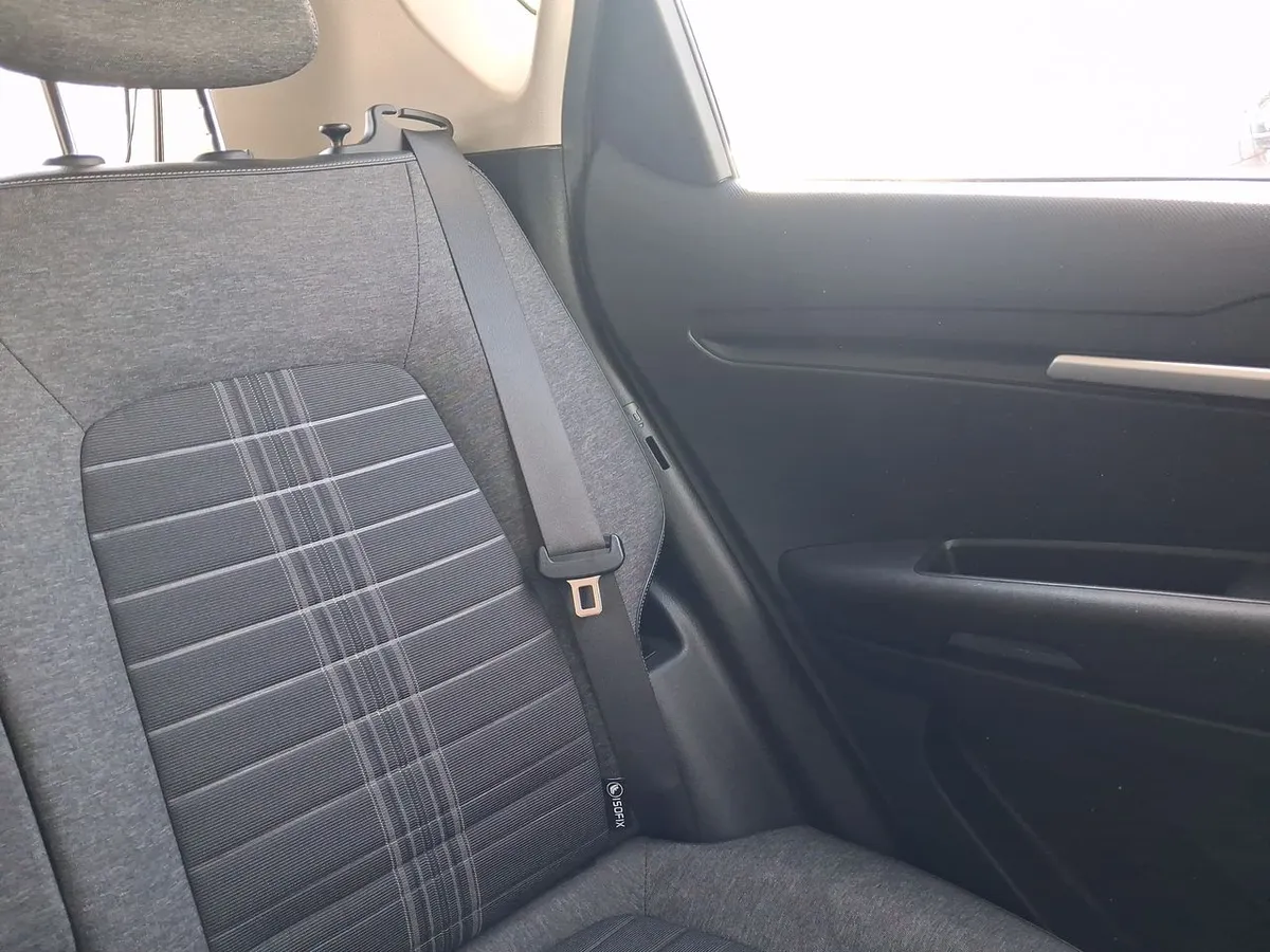 Kia Sonet 1.5 Ex 4x2 Ivt Ri At 5p año 2025
