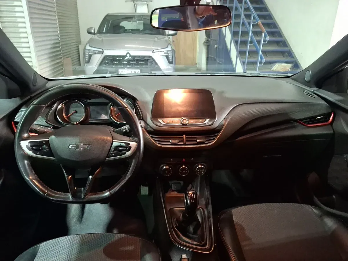 Chevrolet Onix 1.0t Rs 4x2 Hb Mt 5p año 2021