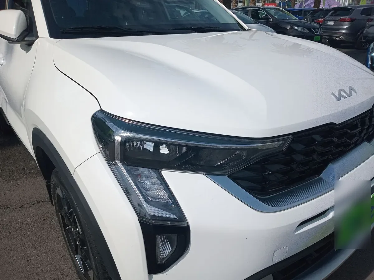 Kia Sonet 1.5 Ex 4x2 Ivt At 5p año 2025