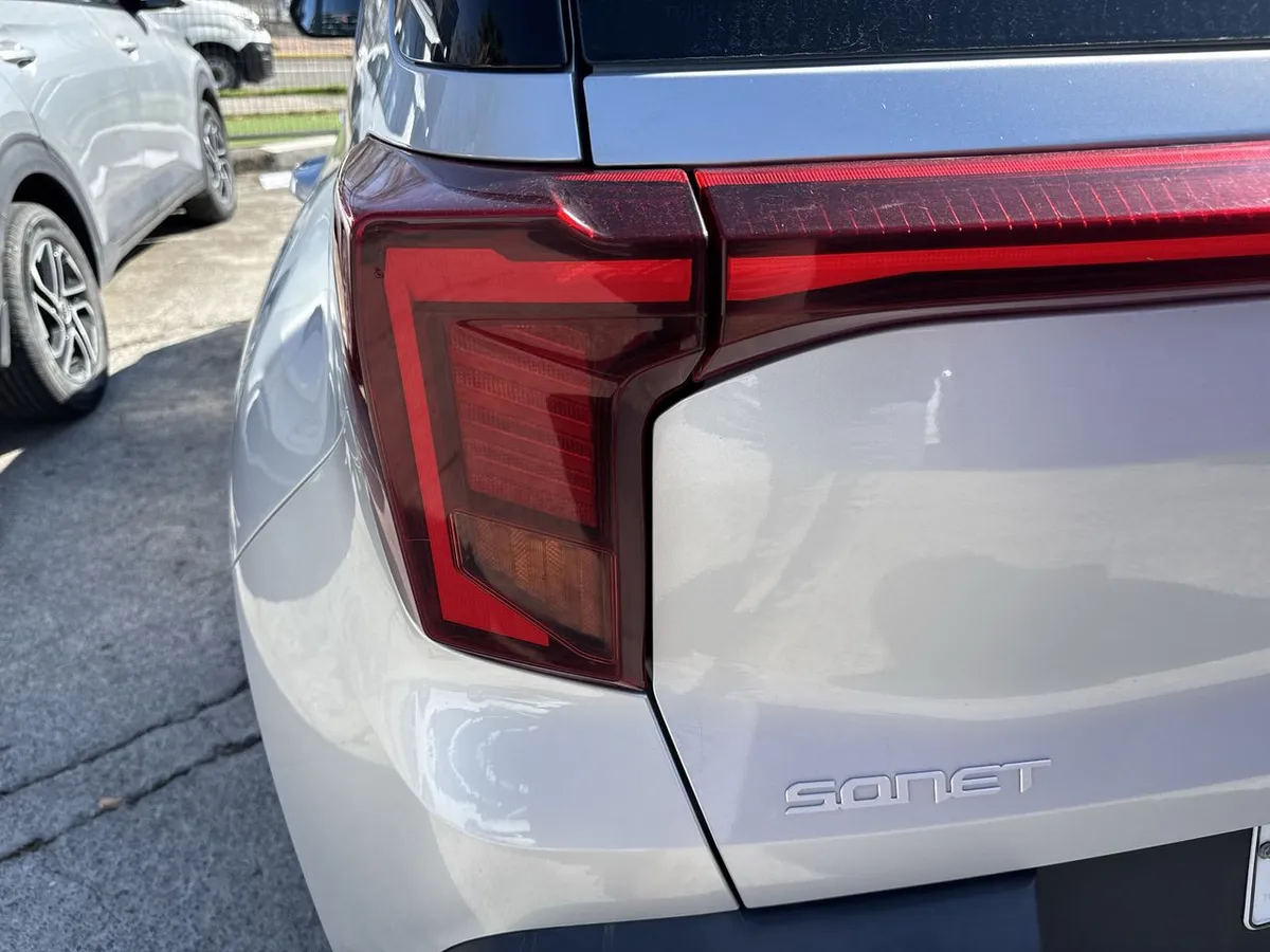 Kia Sonet 1.5 Ex 4x2 Ivt Ri At 5p año 2025