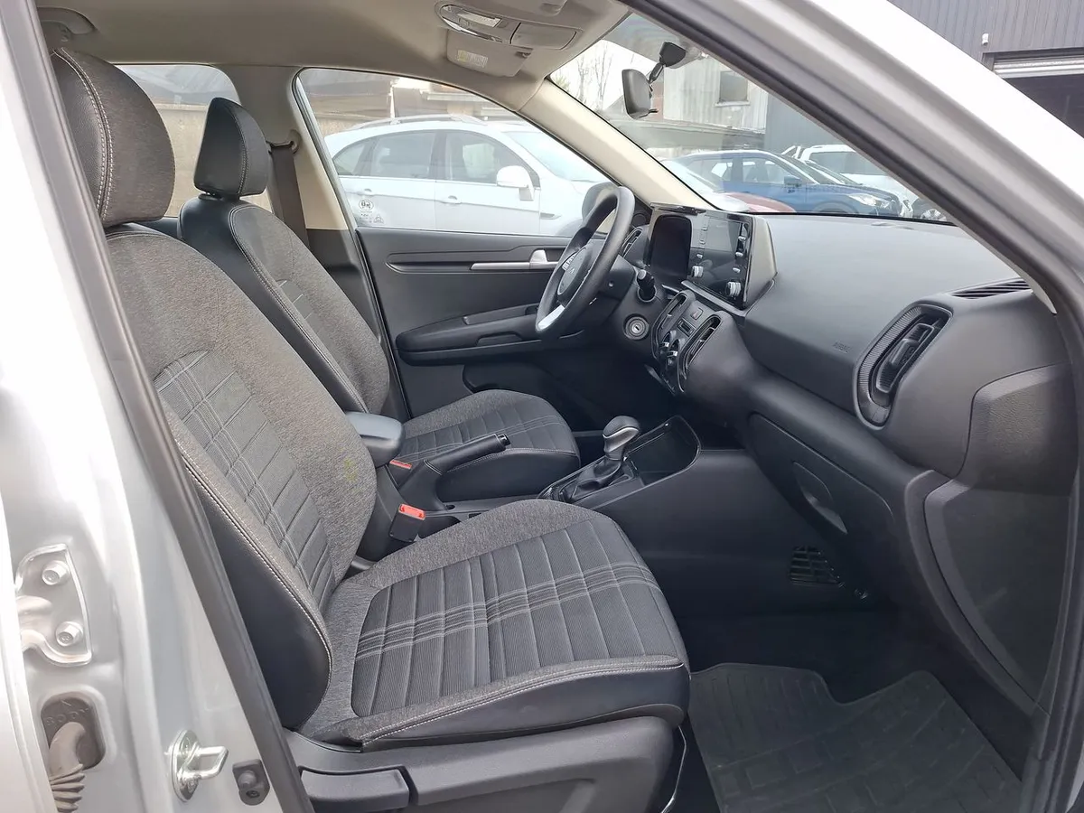 Kia Sonet 1.5 Ex 4x2 Ivt At 5p año 2025