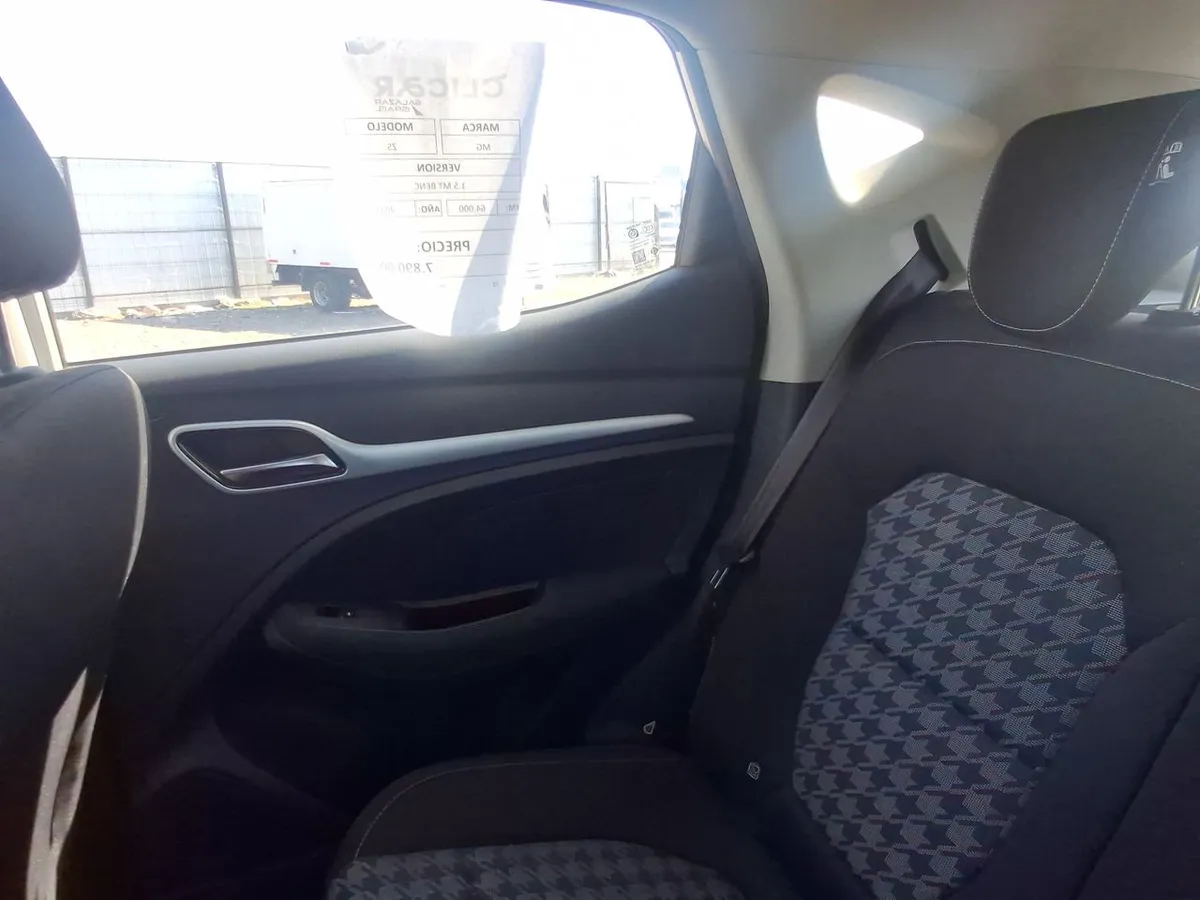 MG Mg Zs 1.5 Std 4x2 Mt 5p año 2023