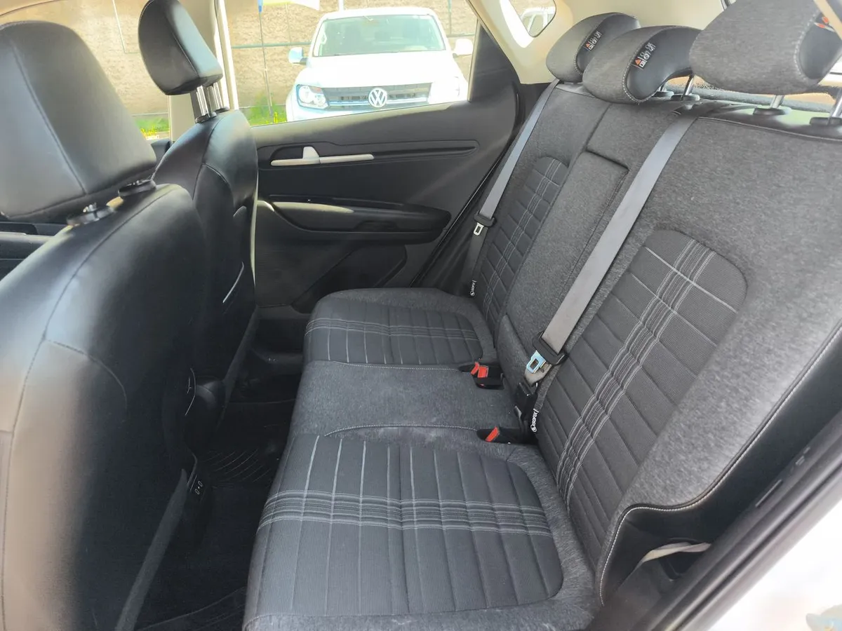 Kia Sonet 1.5 Ex 4x2 Ivt At 5p año 2025