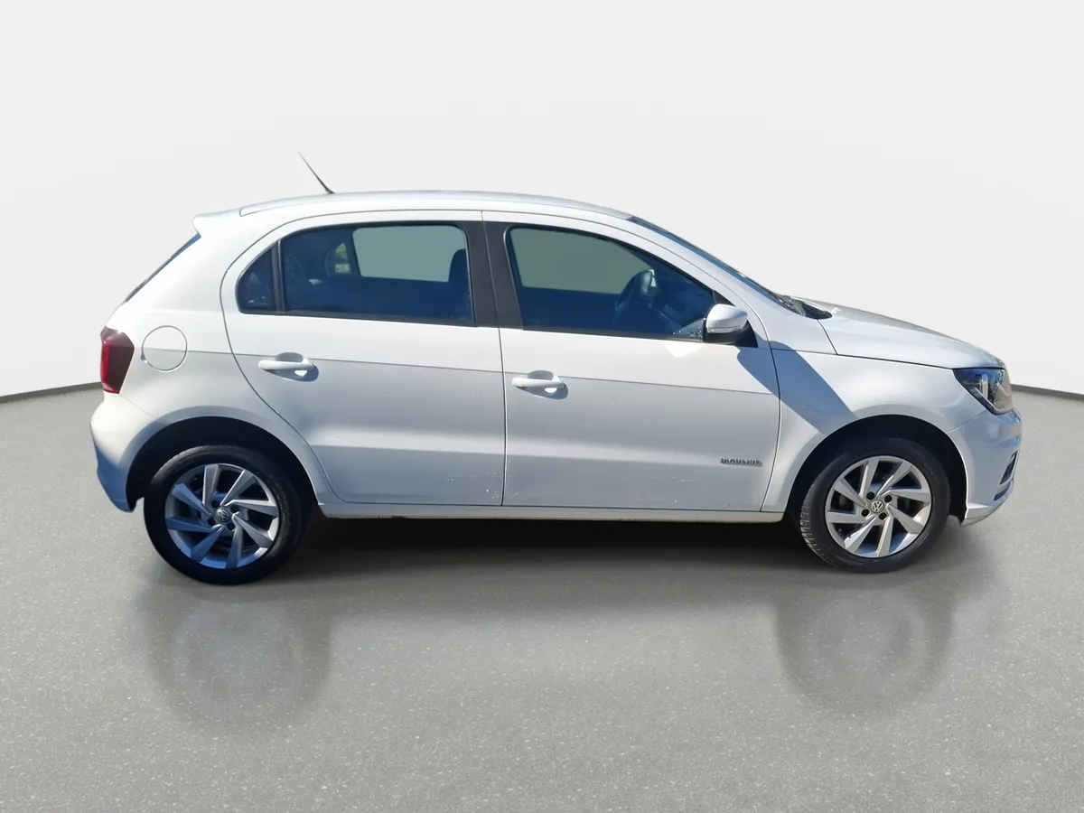 Volkswagen Gol 1.6 Highline 4x2 Hb Mt 5p año 2022