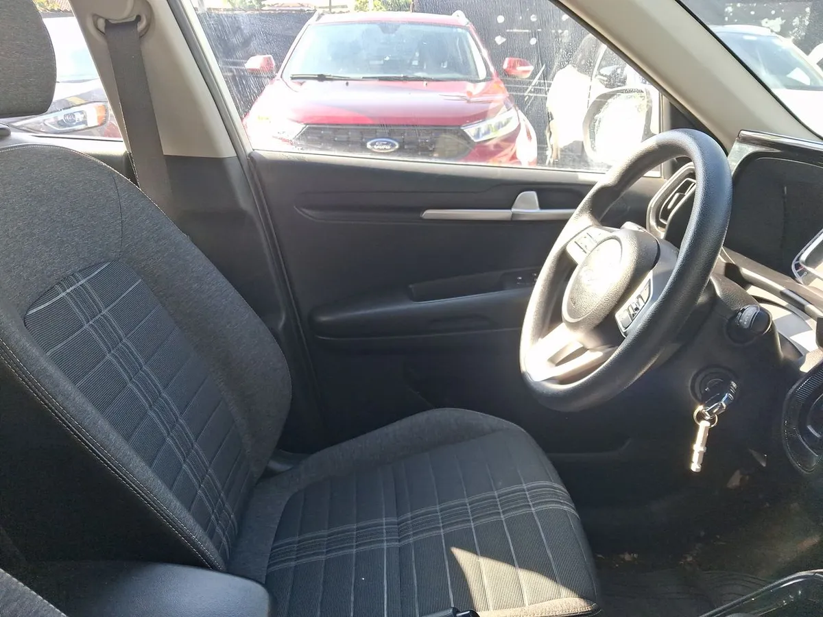 Kia Sonet 1.5 Ex 4x2 Ivt Ri At 5p año 2025
