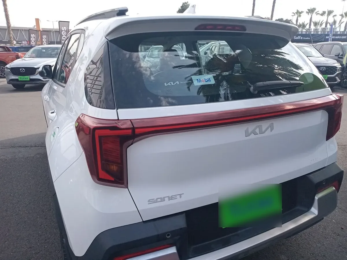Kia Sonet 1.5 Ex 4x2 Ivt At 5p año 2025