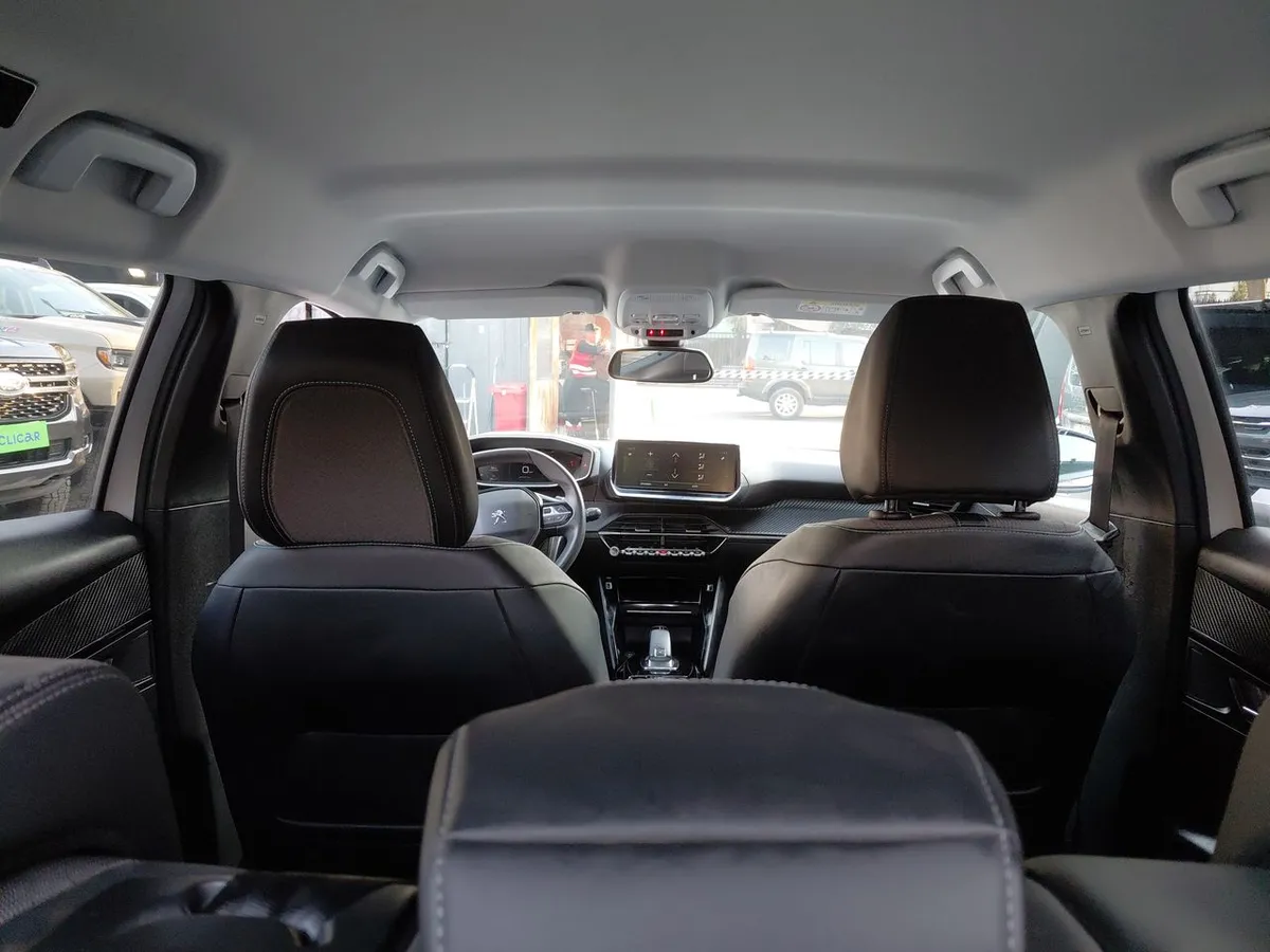 Peugeot 2008 1.2 Active Puretech 4x2 130 Eat8 5p año 2021
