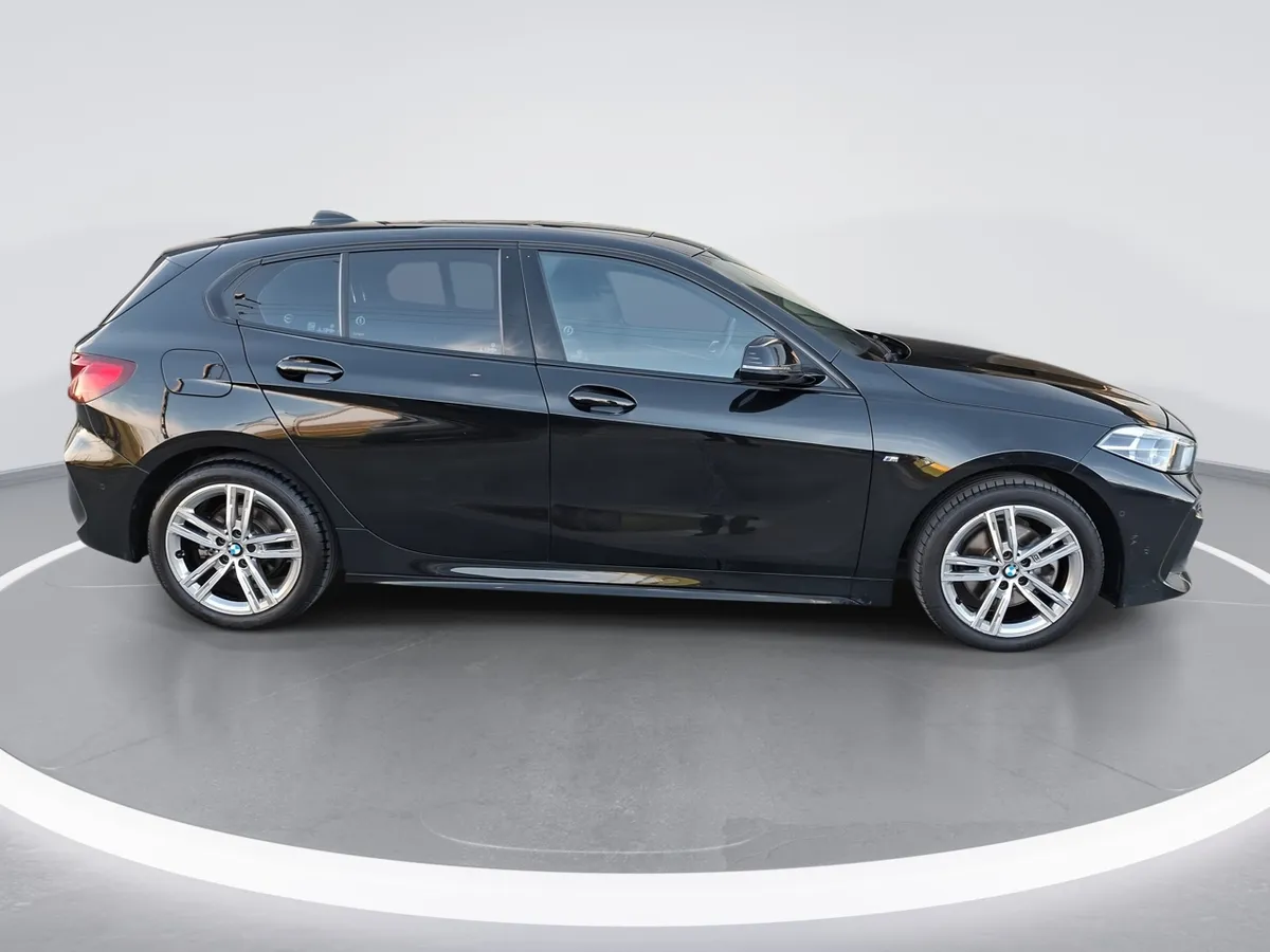 BMW 118i 1.5 M Sport Se 4x2 At 5p año 2024