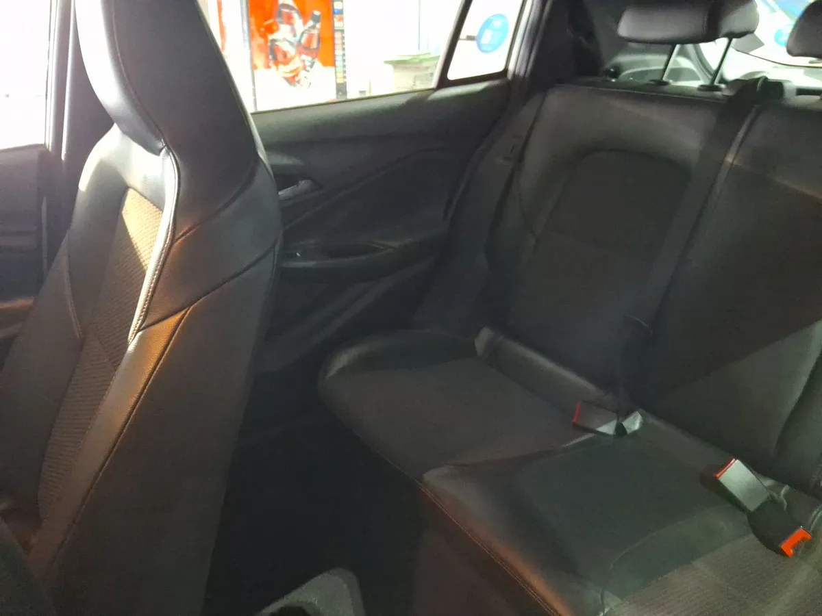 Chevrolet Onix 1.0t Rs 4x2 Hb Mt 5p año 2021