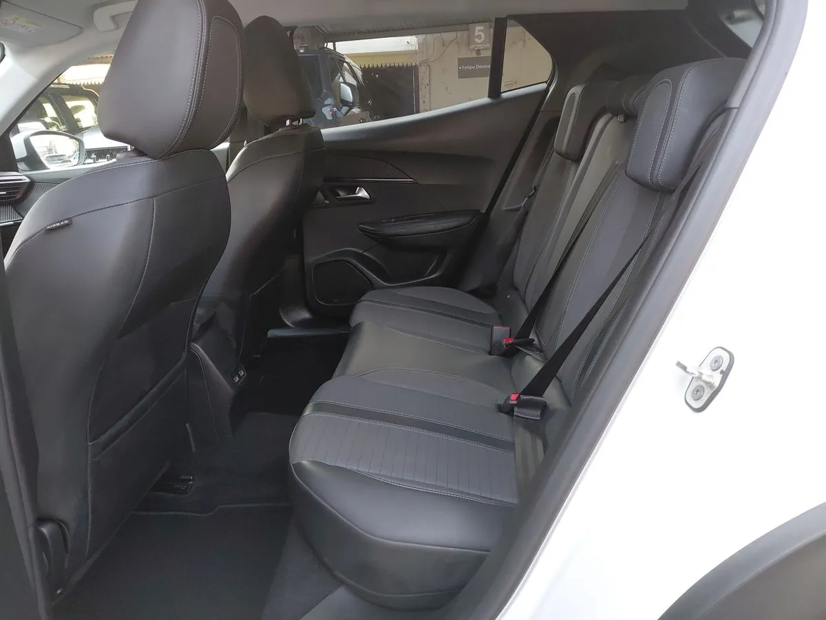 Peugeot 2008 1.2 Active Puretech 4x2 130 Eat8 5p año 2021