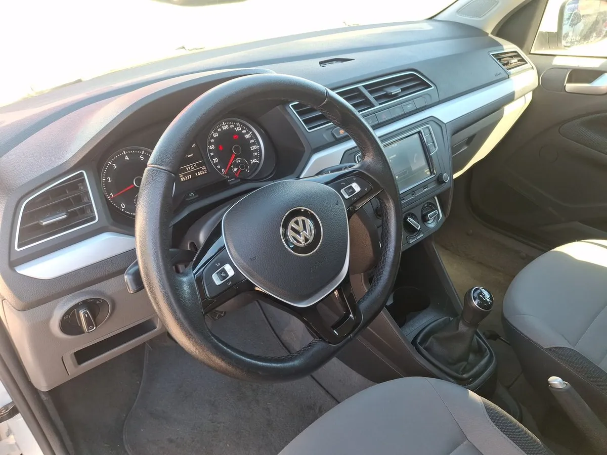 Volkswagen Gol 1.6 Highline 4x2 Hb Mt 5p año 2022