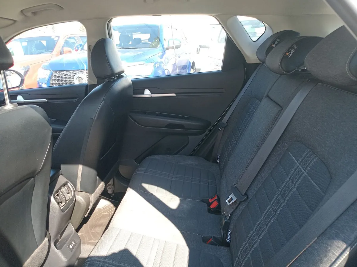 Kia Sonet 1.5 Ex 4x2 Ivt At 5p año 2025