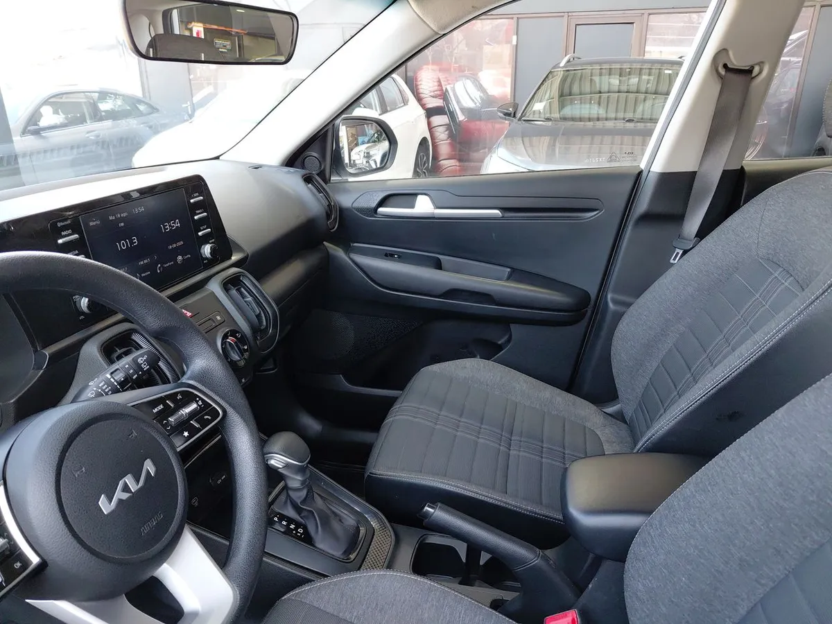 Kia Sonet 1.5 Ex 4x2 Ivt Ri At 5p año 2025