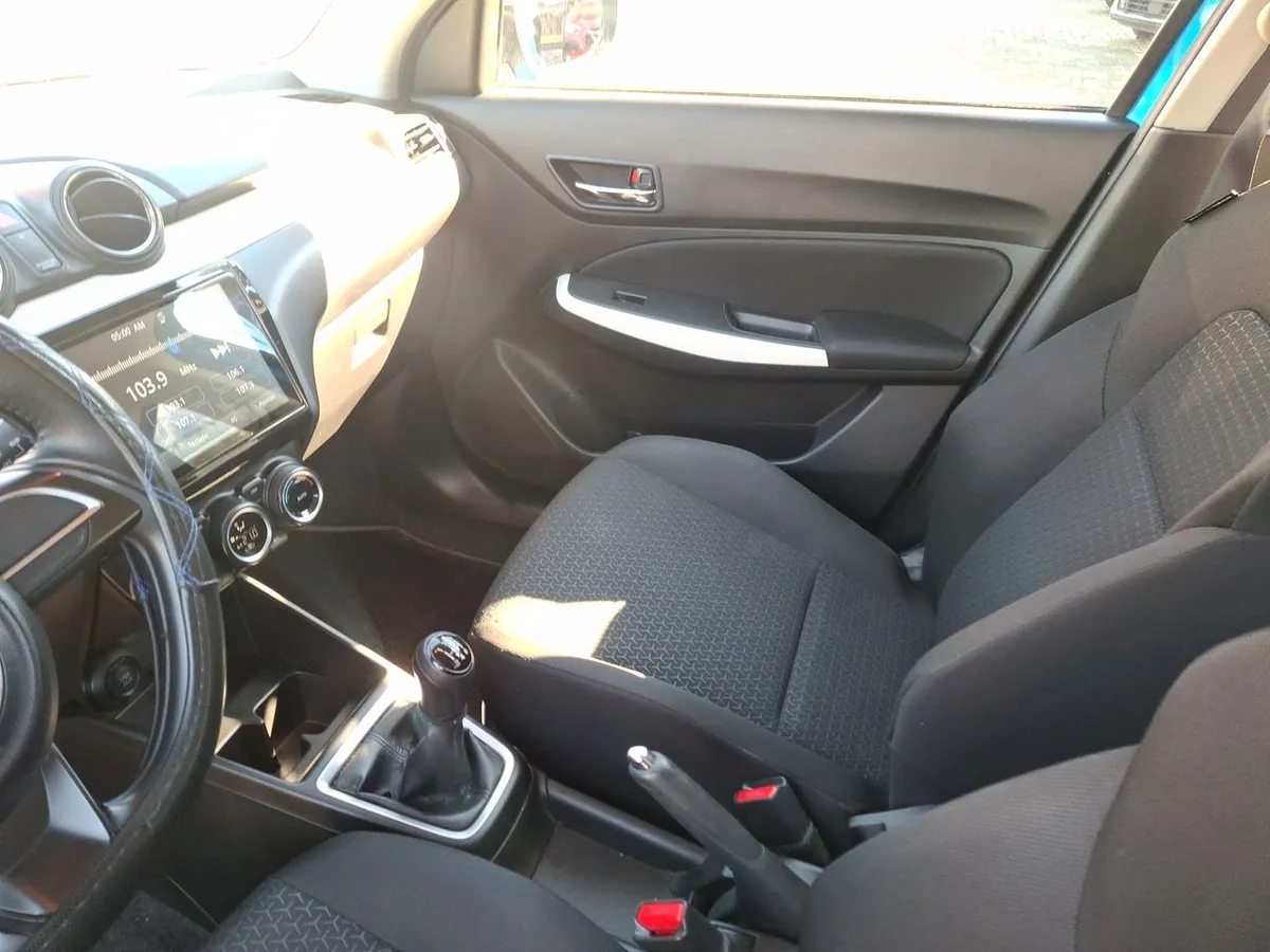 Suzuki Swift 1.2 Hybrid Plus 4x2 Hb Mt 5p año 2023