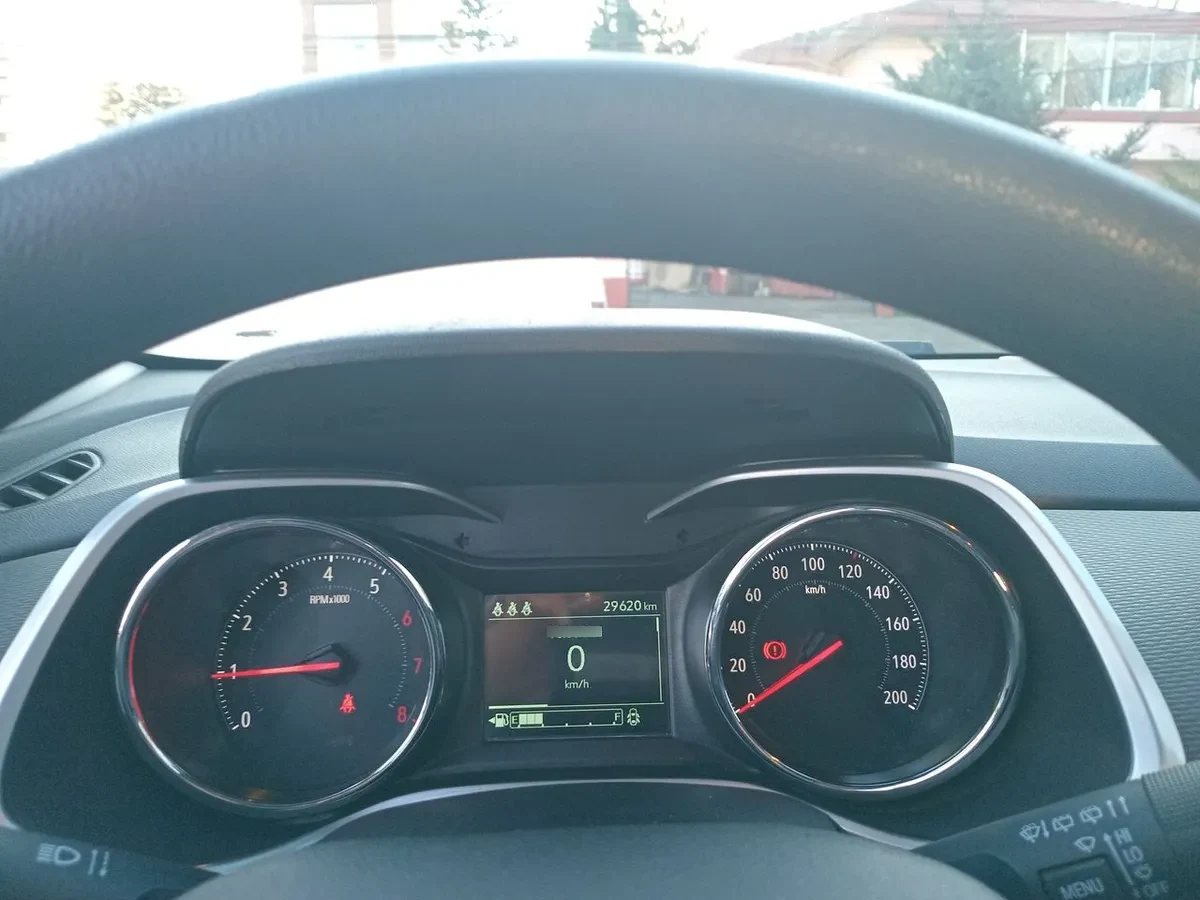 Chevrolet Tracker 1.2t Ls P4 4x2 Mt 5p año 2024